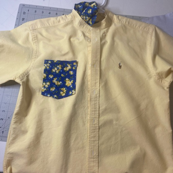 Polo by Ralph Lauren Pale Yellow Button-Down with Blue Floral Trim - Picture 5 of 6